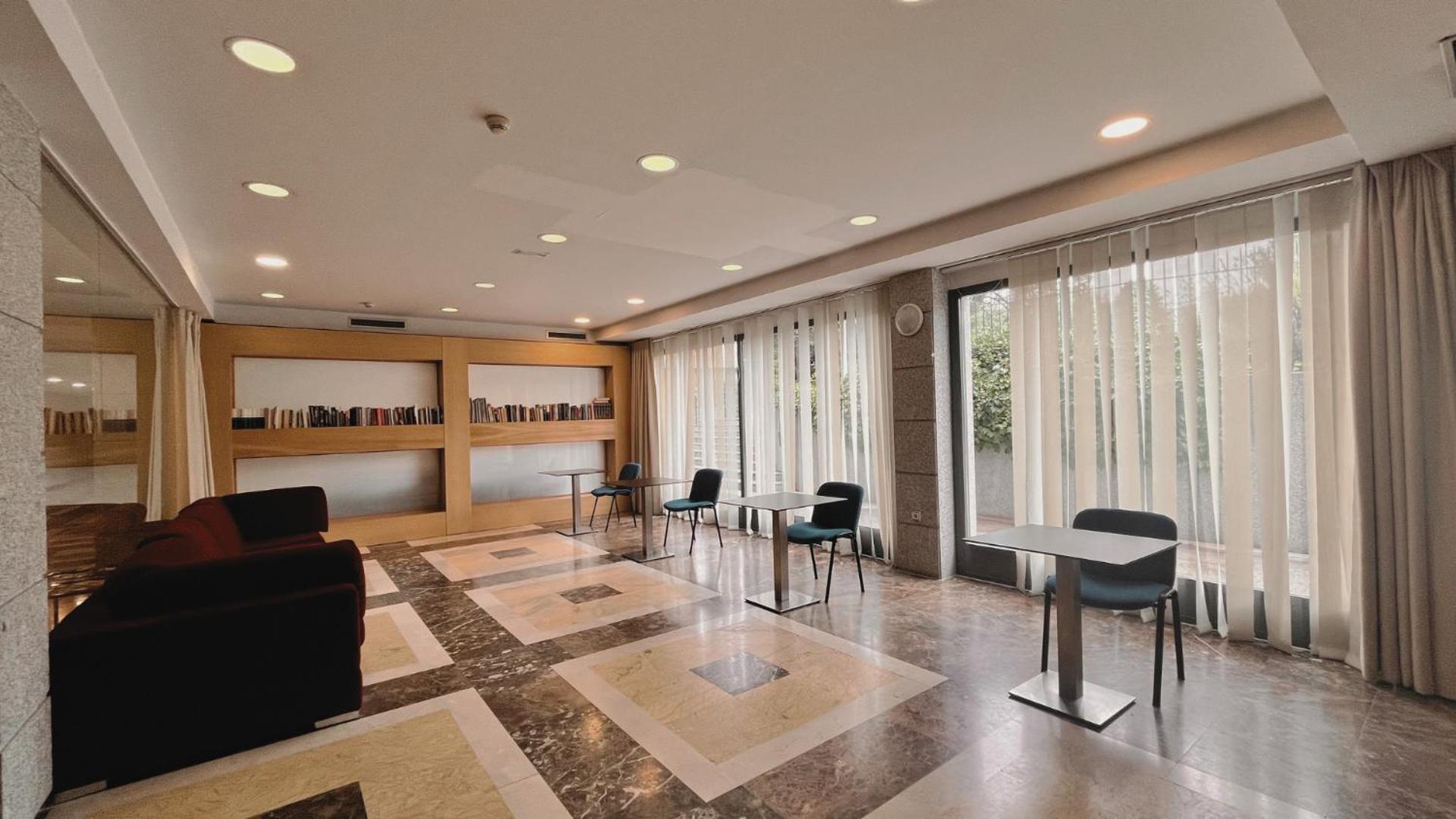 Hotel-Apartamentos Tartesos ลัสโรซัส เด มาดริด ภายนอก รูปภาพ